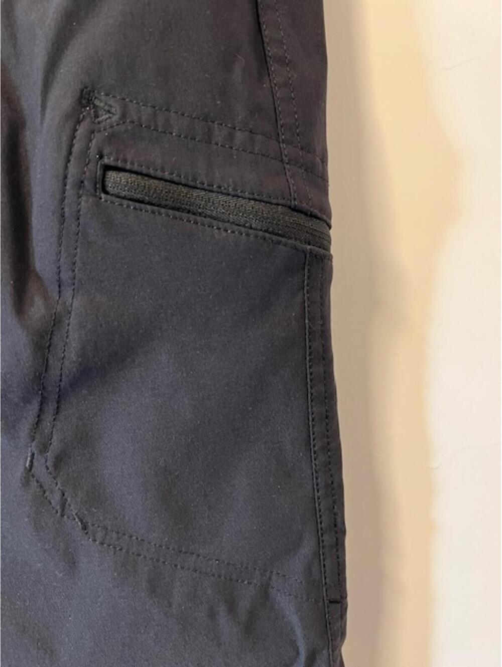 EDDIE BAUER RAINIER Black Capris - Picture 3 of 7